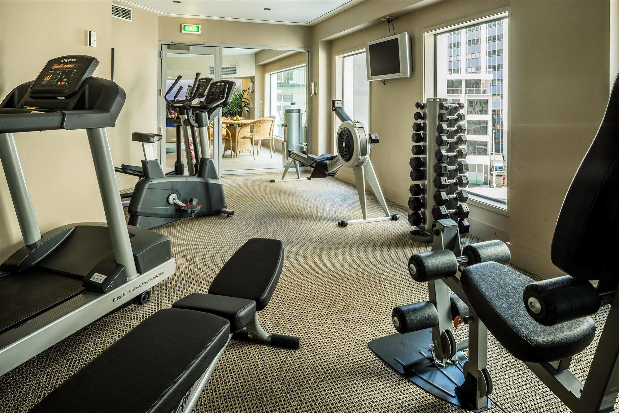 博尔顿酒店 惠灵顿 外观 照片 A gym at a hotel